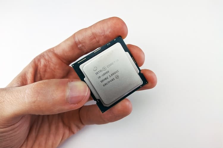 hand with CPU